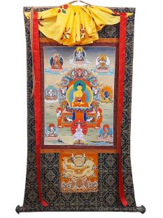 Assorted 〝Sakyamuni Buddha〝 thanka with brocade.